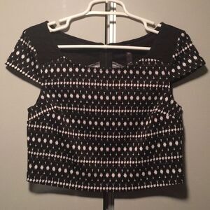 Jessica Simpson crop top sz Small Black White